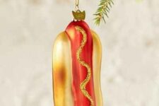 a hot dog Christmas ornament with gold glitter is a gorgeous idea for holiday decor, who doesn’t love a bit of fast food