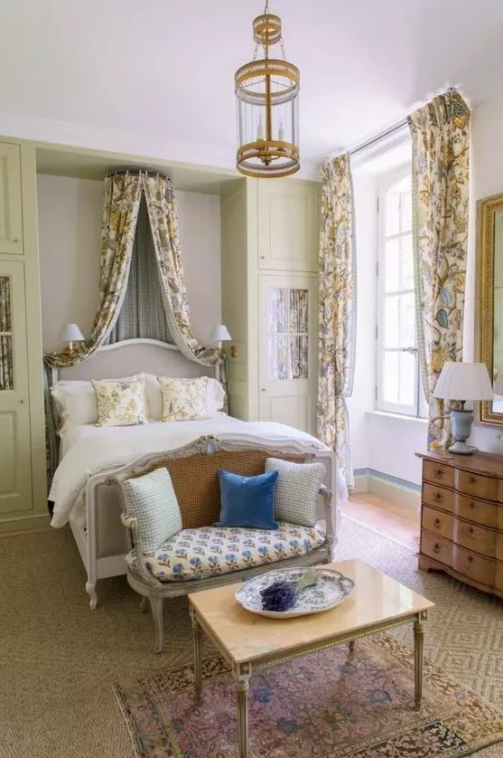 40 Dreamy Bedroom Floral Print Ideas - DigsDigs