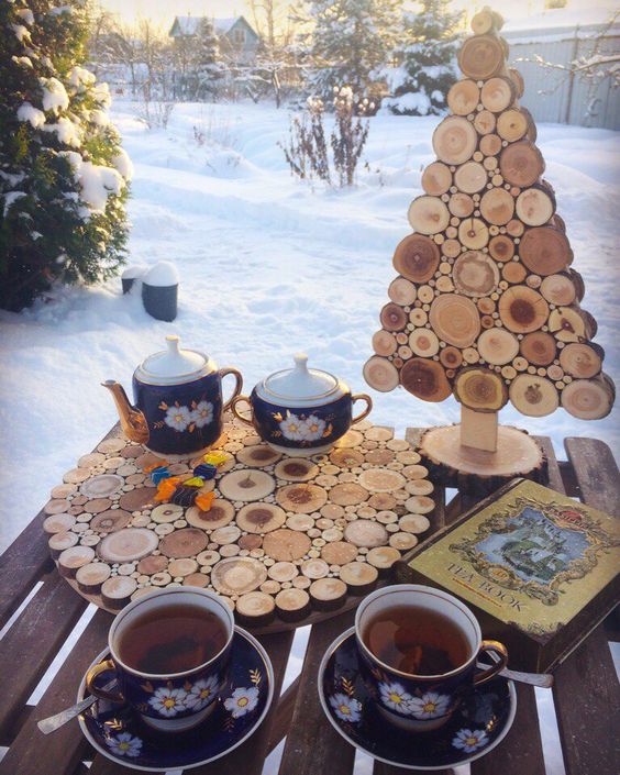 a wood slice Christmas tree and a wood slice trivet are a great idea for winter, and the trivet can be used all year round