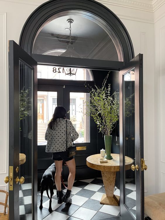 39 Timelessly Elegant Black And White Entryways - DigsDigs