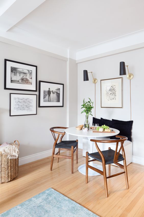 Modern shop wishbone chair