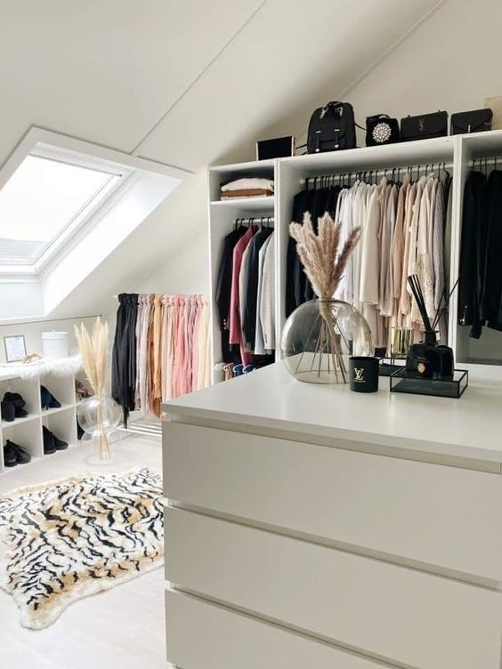 46 Attic Closets And Tips To Organize Them - DigsDigs