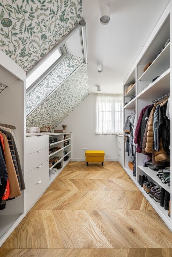 46 Attic Closets And Tips To Organize Them - DigsDigs