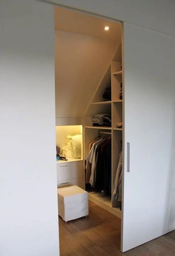 46 Attic Closets And Tips To Organize Them - DigsDigs