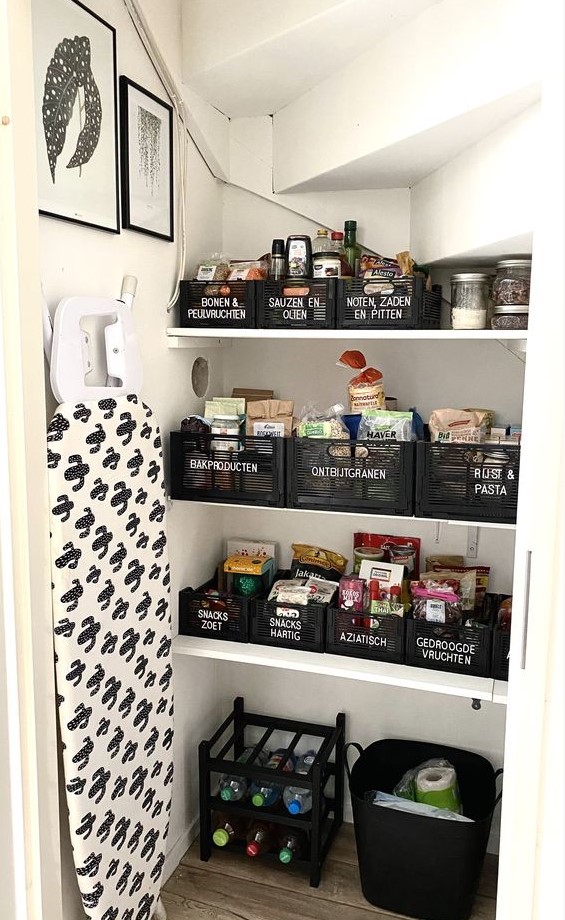 43 Smart Under The Stairs Pantry Ideas DigsDigs