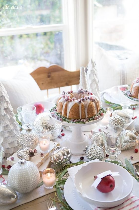 58 Lovely And Cozy Christmas Tea Party Ideas - DigsDigs