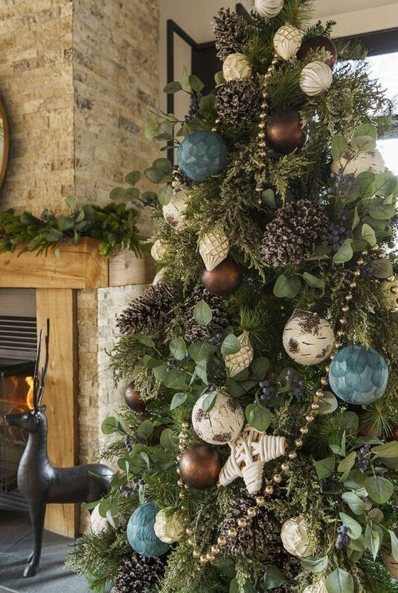43 Elegant Brown Christmas Decor Ideas - DigsDigs