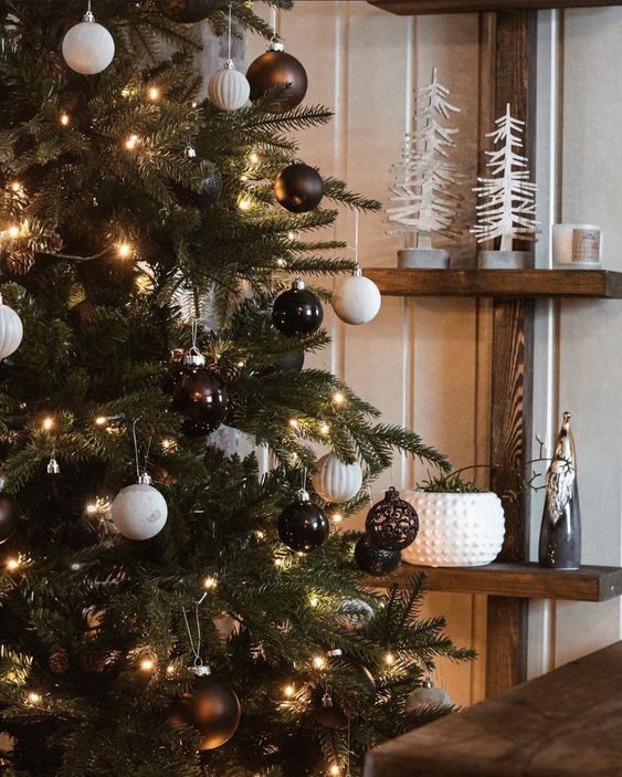 43 Elegant Brown Christmas Decor Ideas - DigsDigs