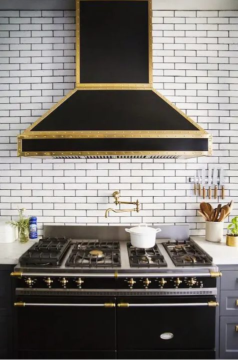 54 Statement Kitchen Hoods For A Wow Effect - DigsDigs
