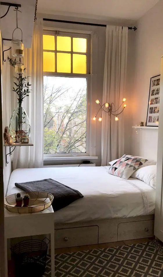 66 Smart Narrow Bedroom Decor Ideas - DigsDigs