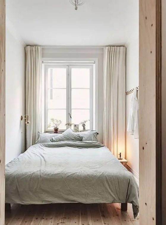 66 Smart Narrow Bedroom Decor Ideas - DigsDigs