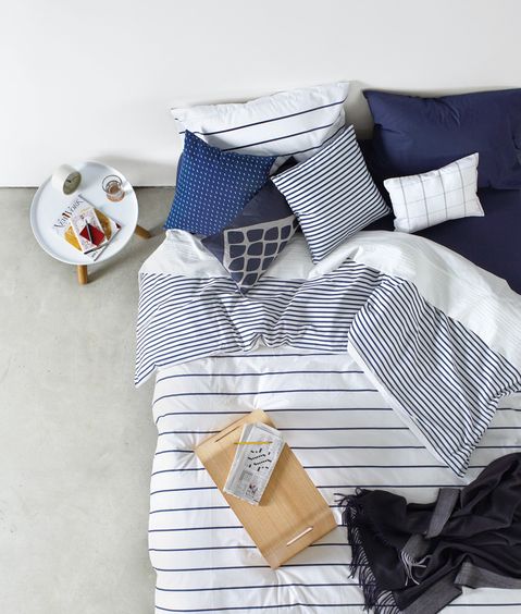 This sea-inspired blue bedding is amazing for summer and for those who ar emissing a seaside holiday and the beach.