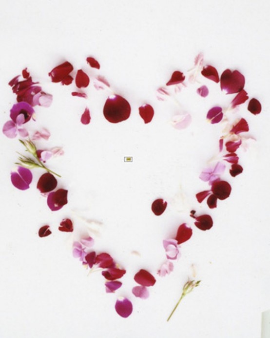 25 Flower Decoration Ideas For Valentine’s Day - DigsDigs