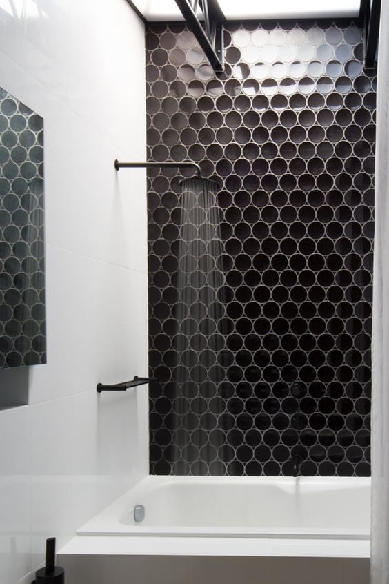 50 Cool And Eye-Catchy Bathroom Shower Tile Ideas - DigsDigs