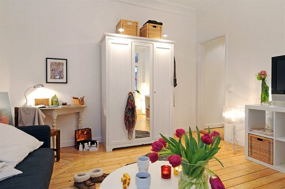 Meter Studio Apartment With High Ceiling And Comfy Interior