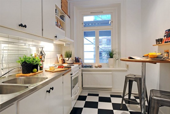 Meter Studio Apartment With High Ceiling And Comfy Interior