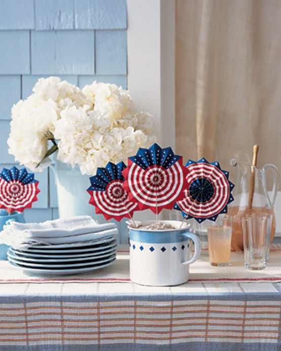 13 Cool Ideas of 4th of July Table Decorations DigsDigs