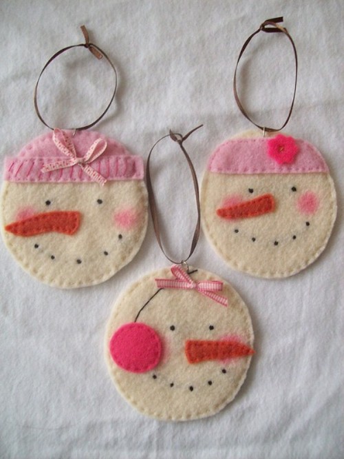 funny snowman felt Christmas ornaments in bright colors are what you can make easily for the holidays