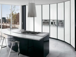 Black And White Kitchen With Curved Island ElektraVetro White By Ernestomeda