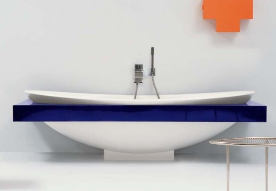 Ceramic Bathtub With Colorful Shelf IO By Flaminia