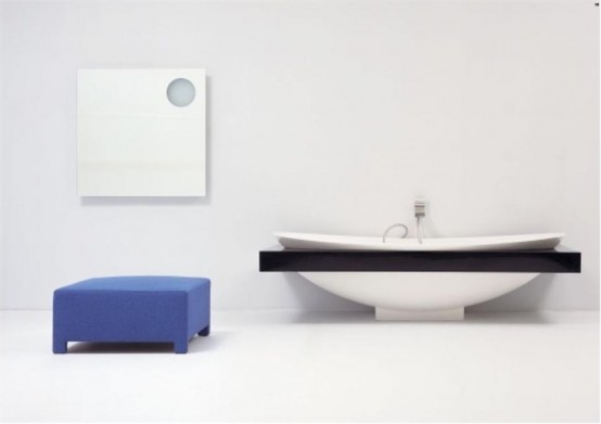 Ceramic Bathtub With Colorful Shelf IO By Flaminia