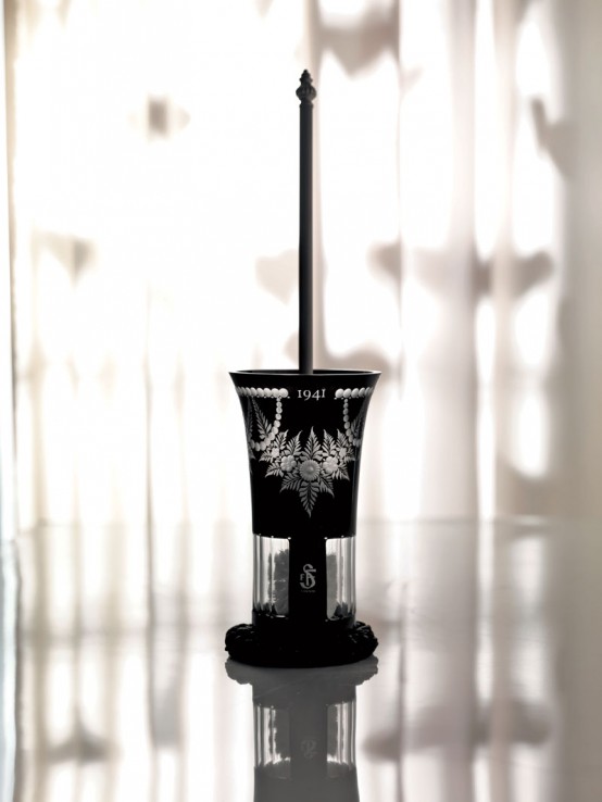 Fascinating And Luxury Bathroom Accessories By Savio Firmino