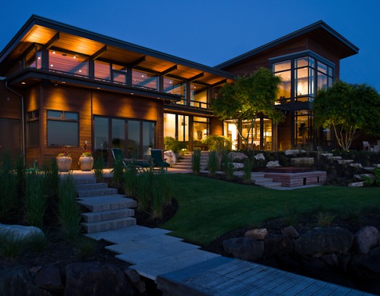 House With An Open Plan Around A Central Living Space