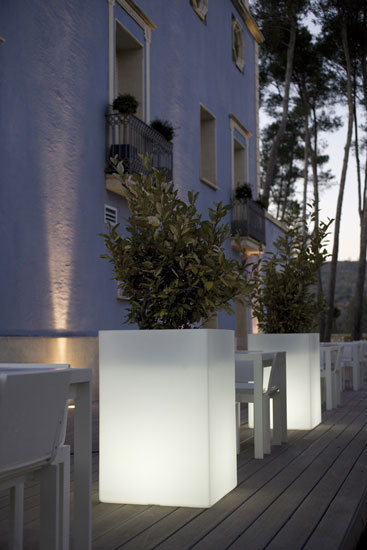 Light Outdoor Garden Pots Llum By Vondom