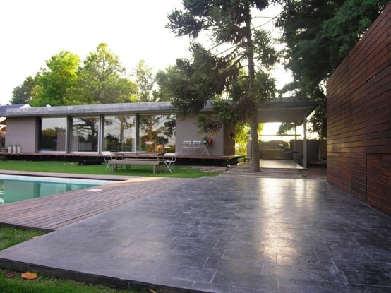 Open To Outdoors Horizontal House In Argentine Countryside