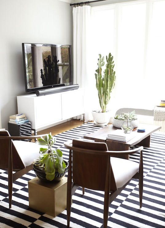 IKEA's rug for a mid-century modern living room