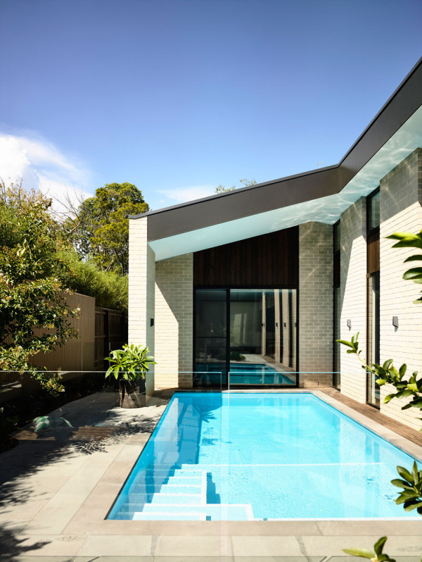 Adorable Modern House With A Central Courtyard