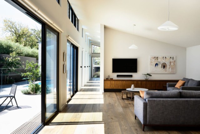 Adorable Modern House With A Central Courtyard