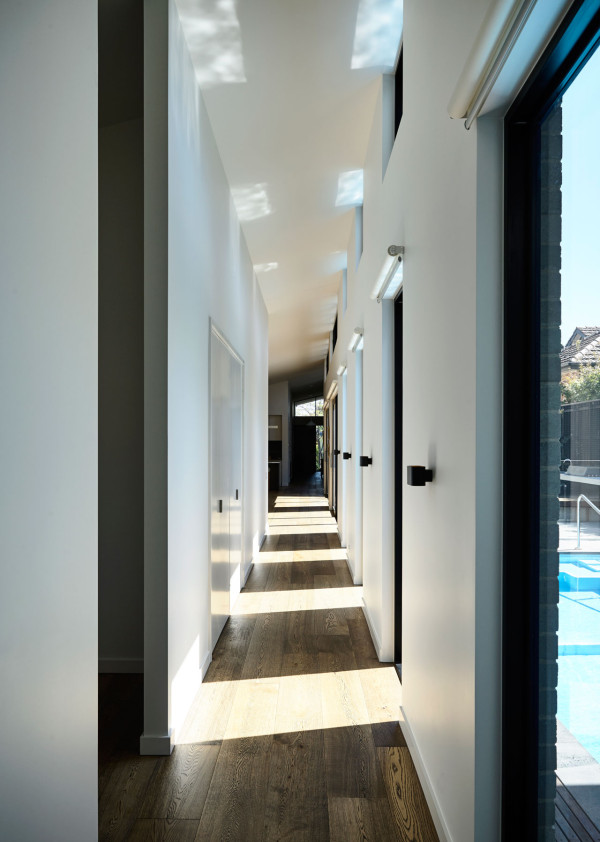 Adorable Modern House With A Central Courtyard