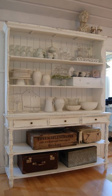 38 Adorable White Washed Furniture Pieces For Shabby Chic 