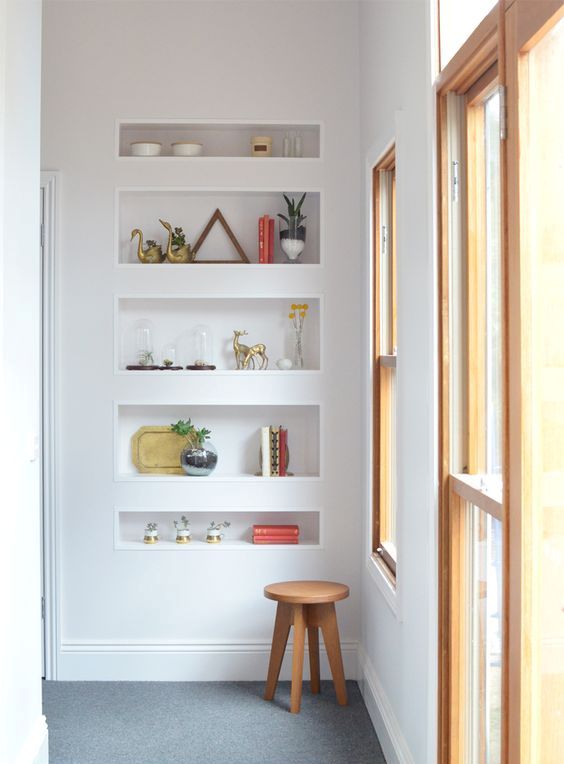 29 Airy And Functional Niche Shelves For Modern Decor 