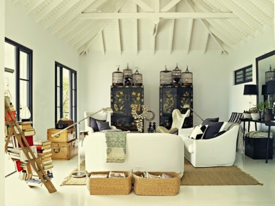 Amazing Island Villa With Aboriginal Objects Of Art