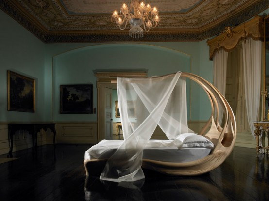 Amazing Wood Canopy Bed