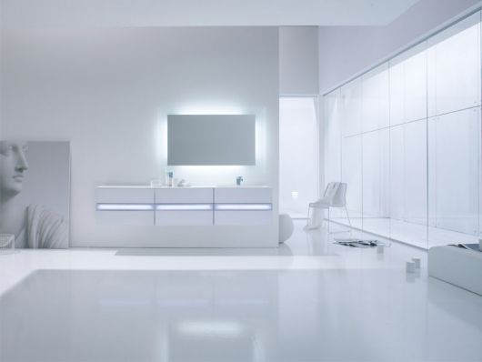 Clean White Minimalist Bathroom by Arlexitalia