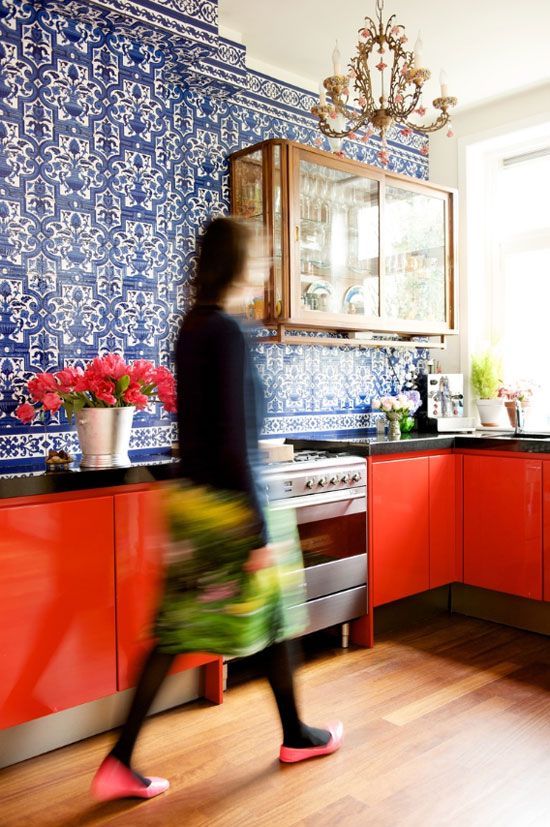 Awesome Bold Decor Ideas For Small Kitchens