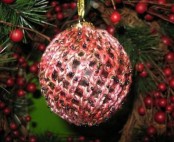 cover a usual Christmas ornament with a coral crochet cover with beads for a cool decoration