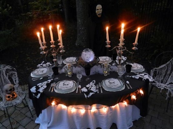 60 Awesome Outdoor Halloween  Party Ideas  DigsDigs