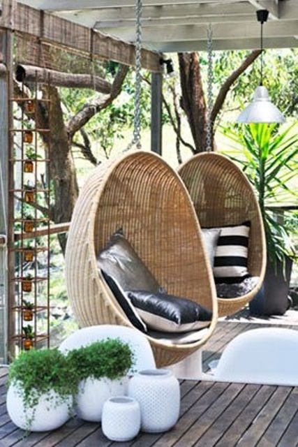 33 Awesome Outdoor Hanging Chairs - DigsDigs