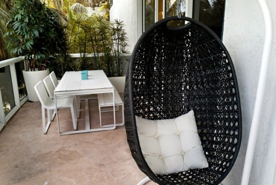 Awesome Outdoor Hanging Chairs