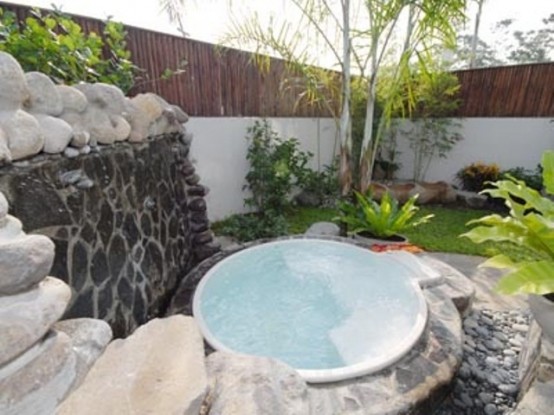 Awesome Outdoor Jacuzzis
