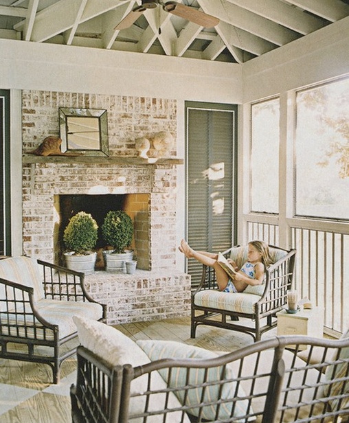 a stzlish whitewashed brick fireplace is a cool and beautiful piece that will accent zour interior in the best way possible