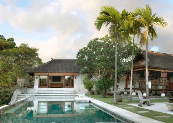 Bali House In Colonial Style With Local Art Works