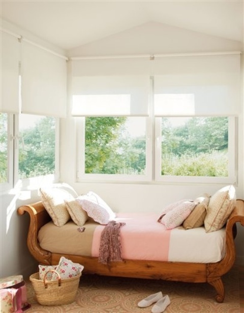 Beautiful And Cozy Nooks By The Window