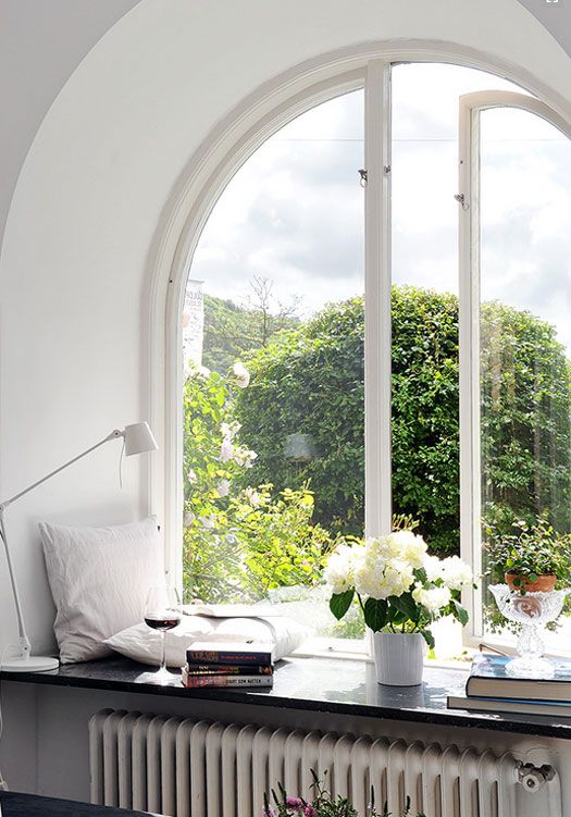 Beautiful And Cozy Nooks By The Window