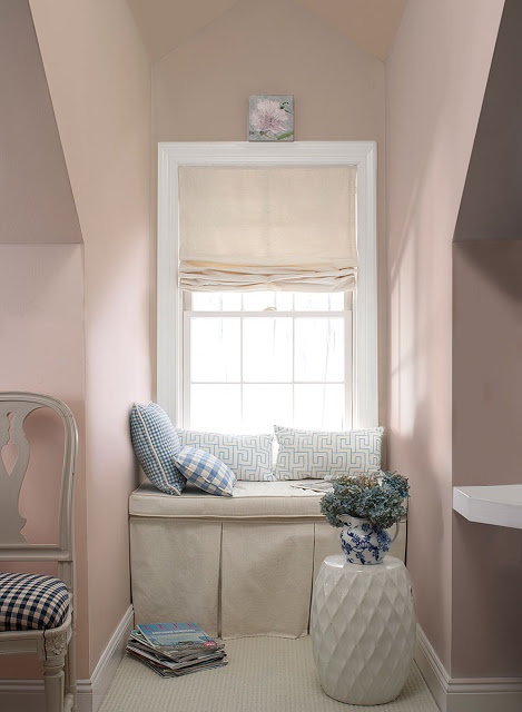 Beautiful And Cozy Nooks By The Window
