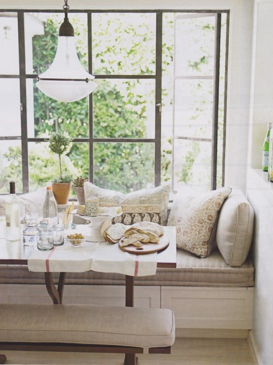 Beautiful And Cozy Nooks By The Window